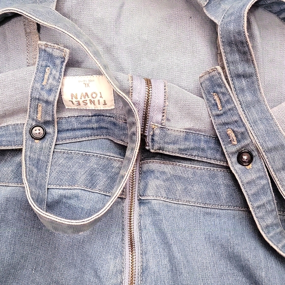 New Junior's Belted Denim Jumpsuit With Ruffler. Light Wash Color 20" pit to pit - Picture 7 of 10